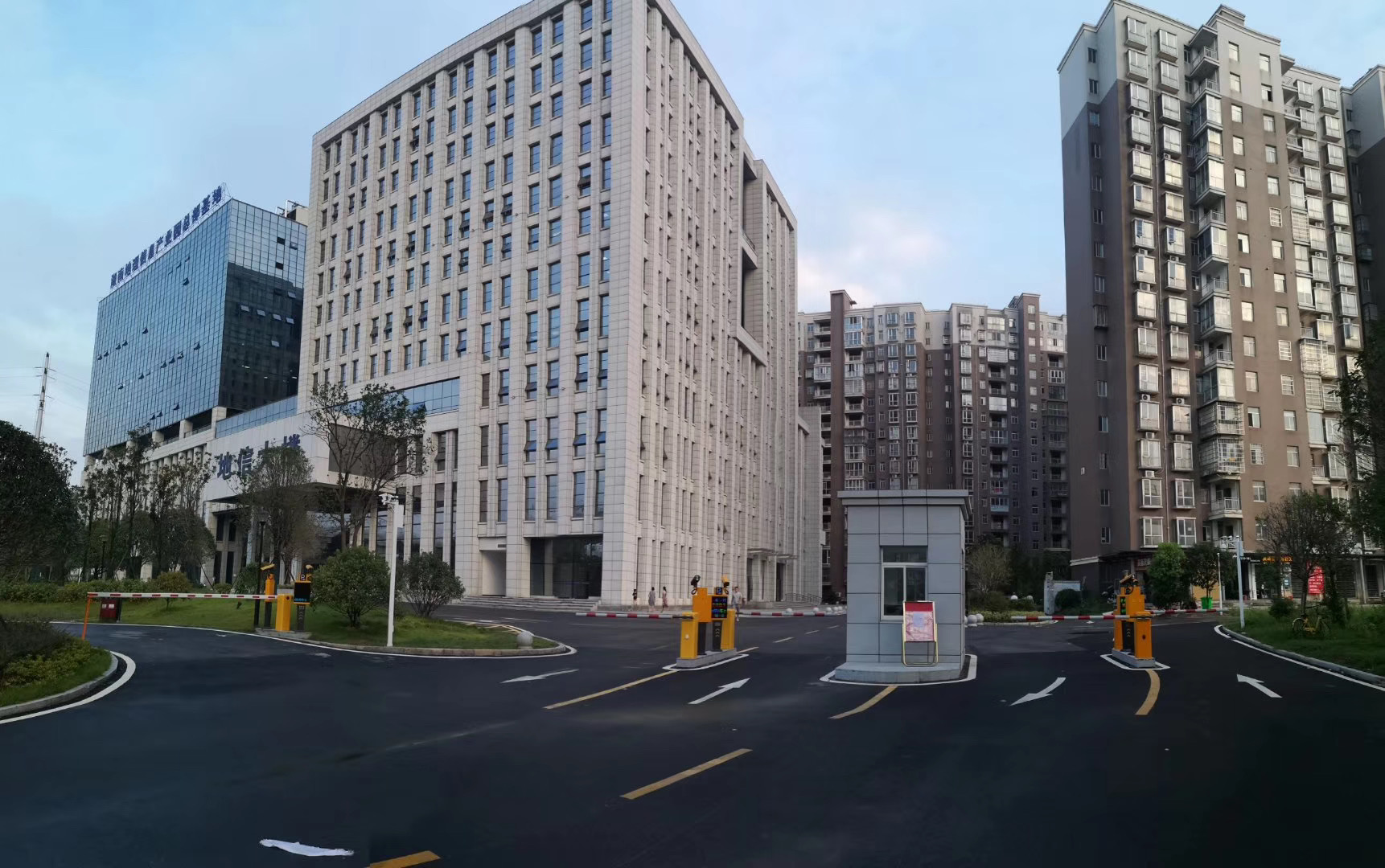 長沙雷隆智能科技有限公司,車牌識別系統,停車收費系統,車牌識別一體機,智能通道閘,湖南車牌識別道閘系統,人行通道閘,智能道閘 長沙雷隆智能科技有限公司,車牌識別系統,停車收費系統,車牌識別一體機,智能通道閘,湖南車牌識別道閘系統,人行通道閘,智能道閘